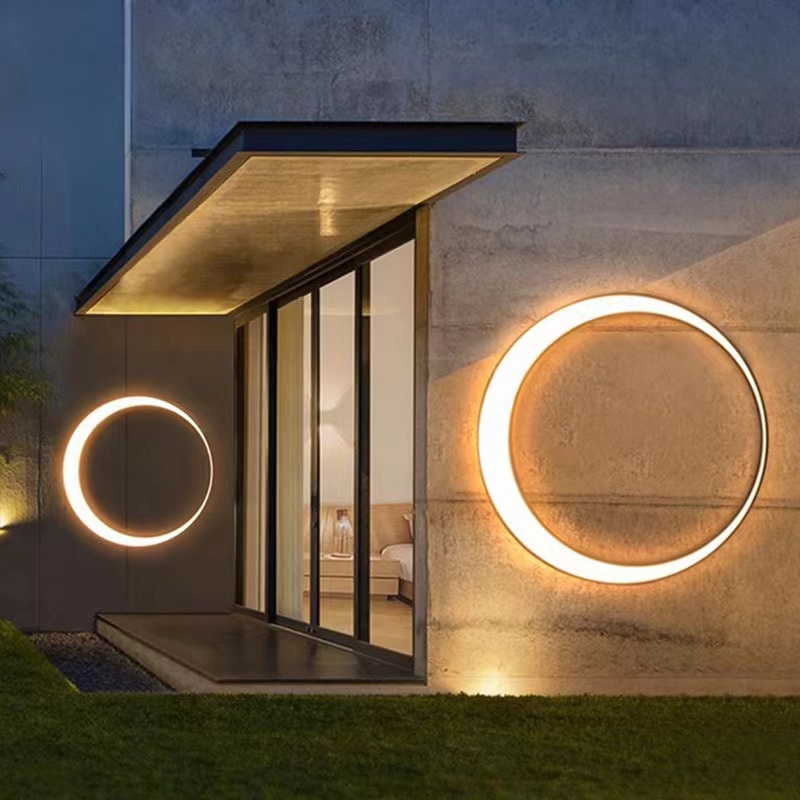 Moderne buitenlamp in maanvorm - Outdoor Lighting Up And Down recensie en prijs